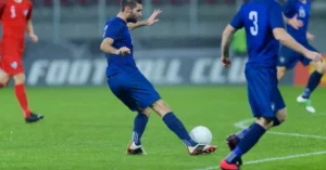 Lỗi Khiếm Nhã Trong Bóng Đá Hành Vi Phản Thể Thao Và Hệ Quả Theo Luật FIFA